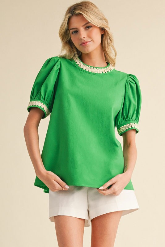 KELLY GREEN TOP W/WHITE TRIM