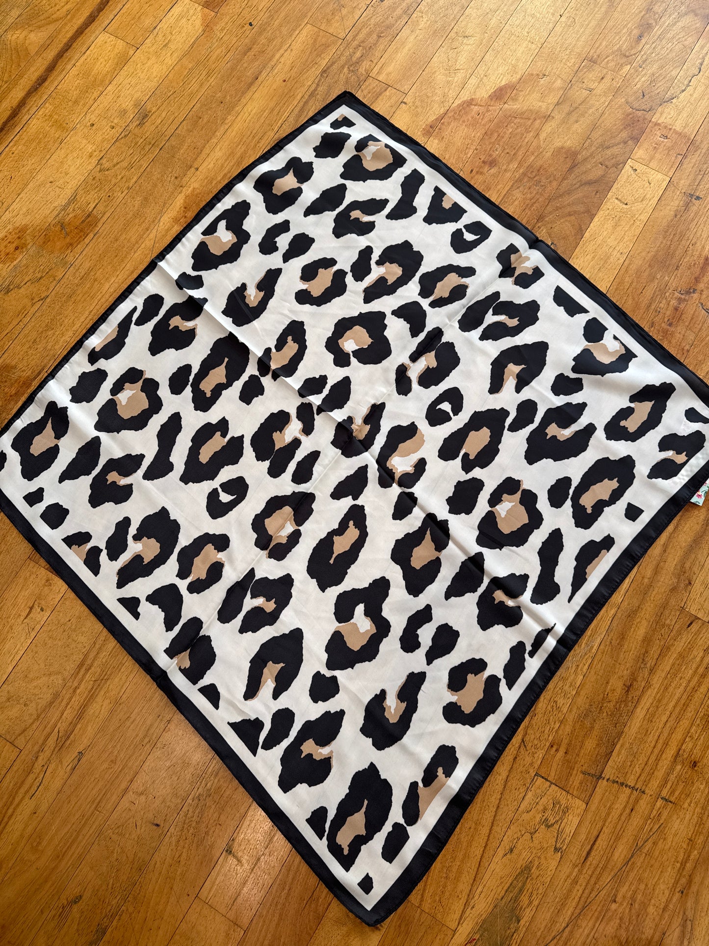 LEOPARD SCARF