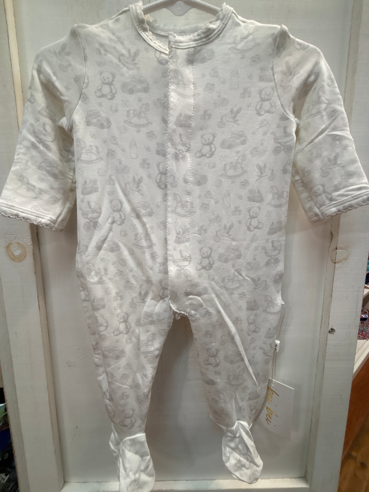 BEI BEI SNAP ROMPER- NURSERY TOILE SILVER 0-3