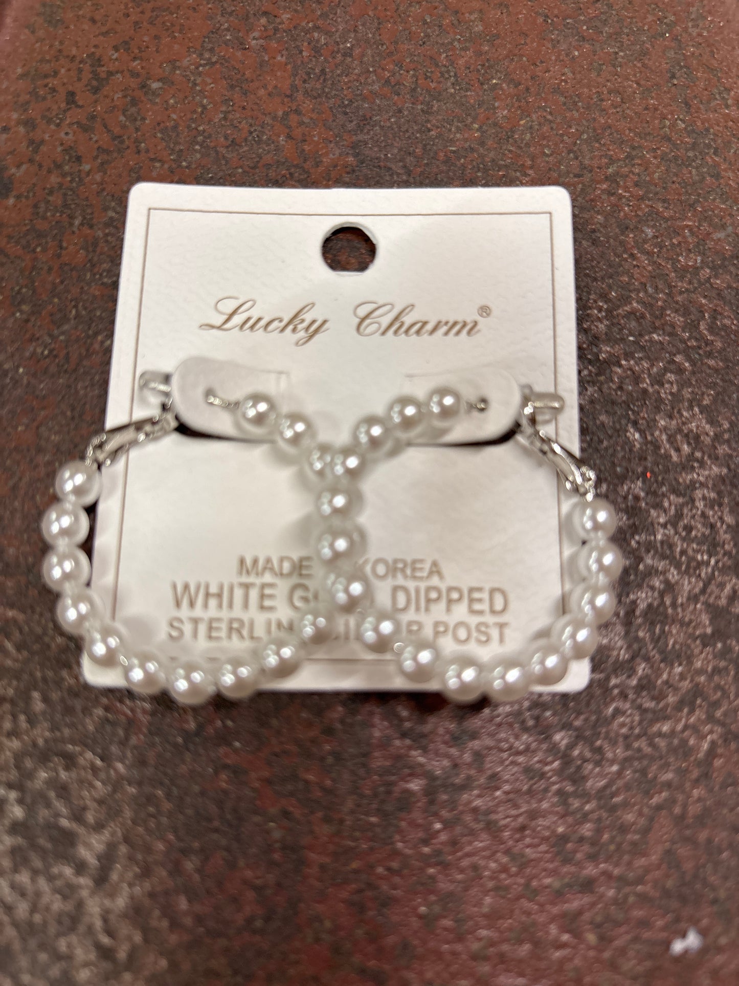 LUCKY CHARM PEARL HOOP MEDIUM EARRINGS-SILVER