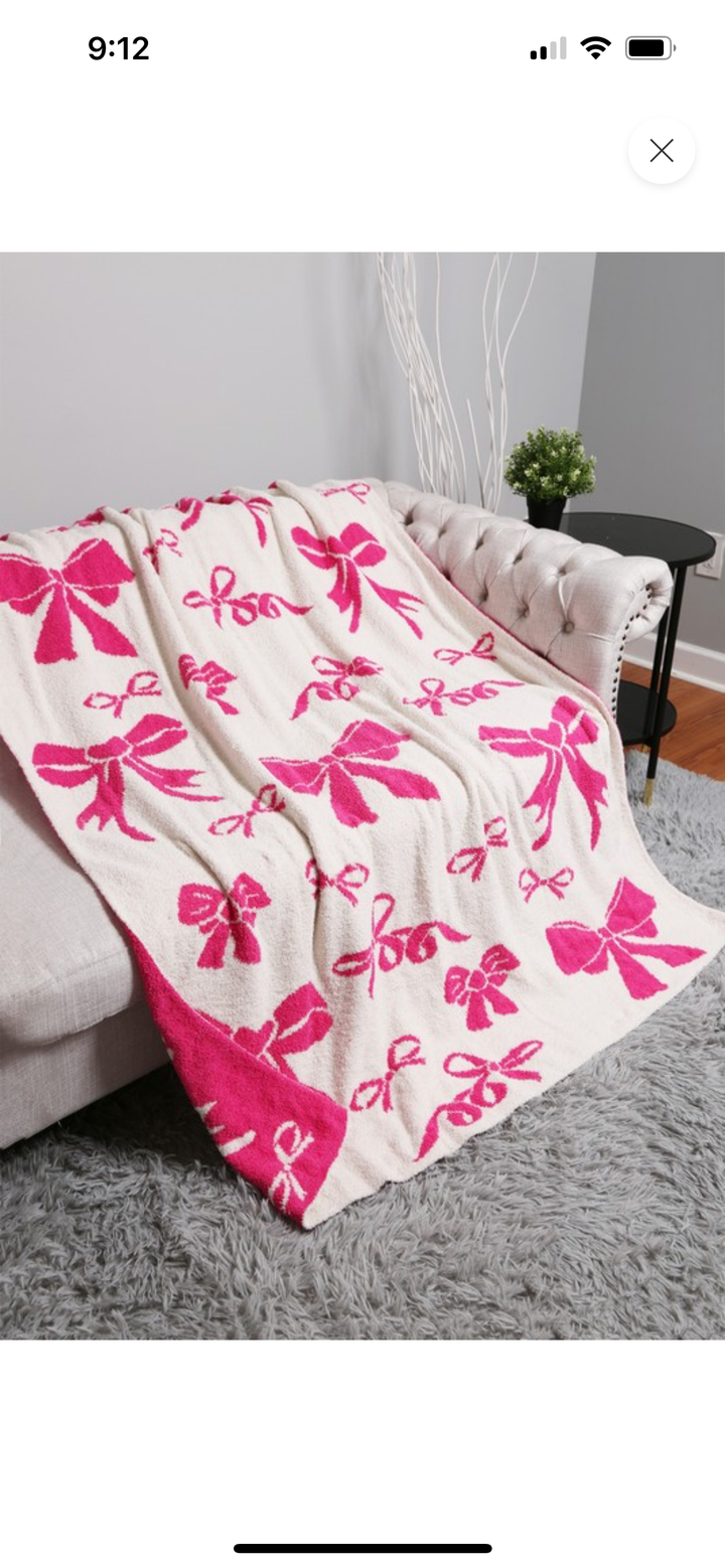 WHITE/FUCHSIA BOW BLANKET