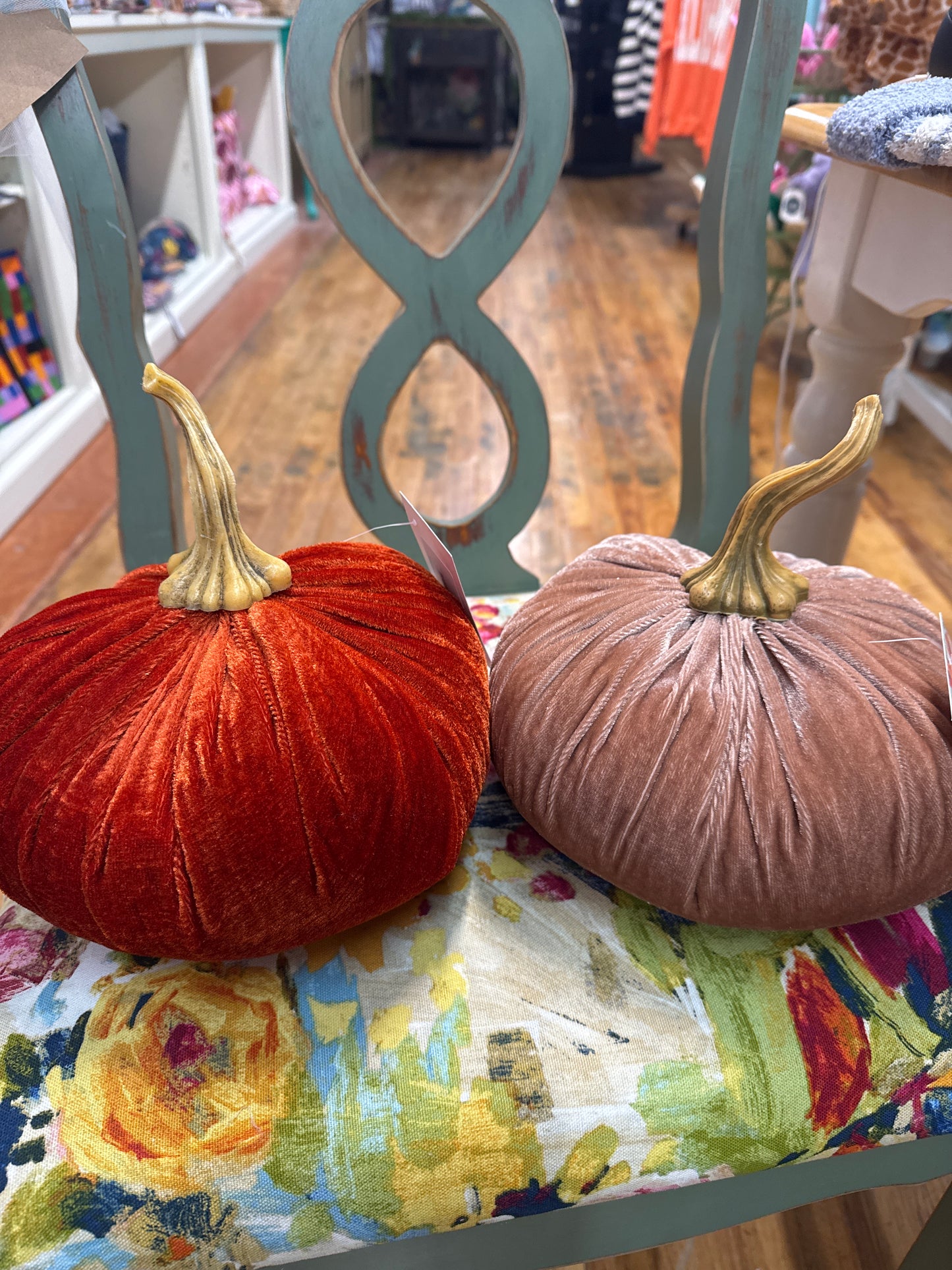 9" VELVET PUMPKIN W/STEM