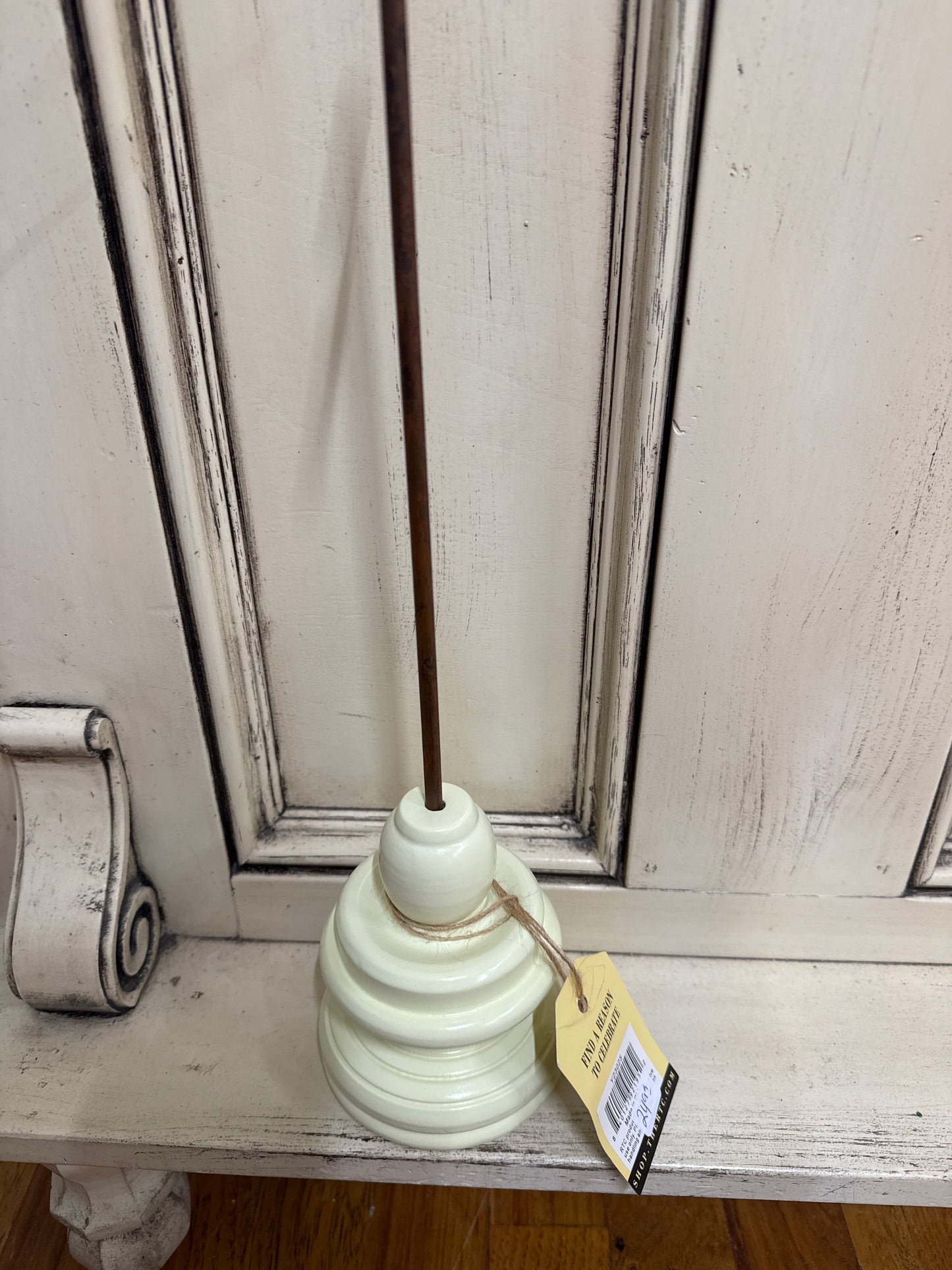 DISPLAY POLE WITH BASE-CREAM ROUND