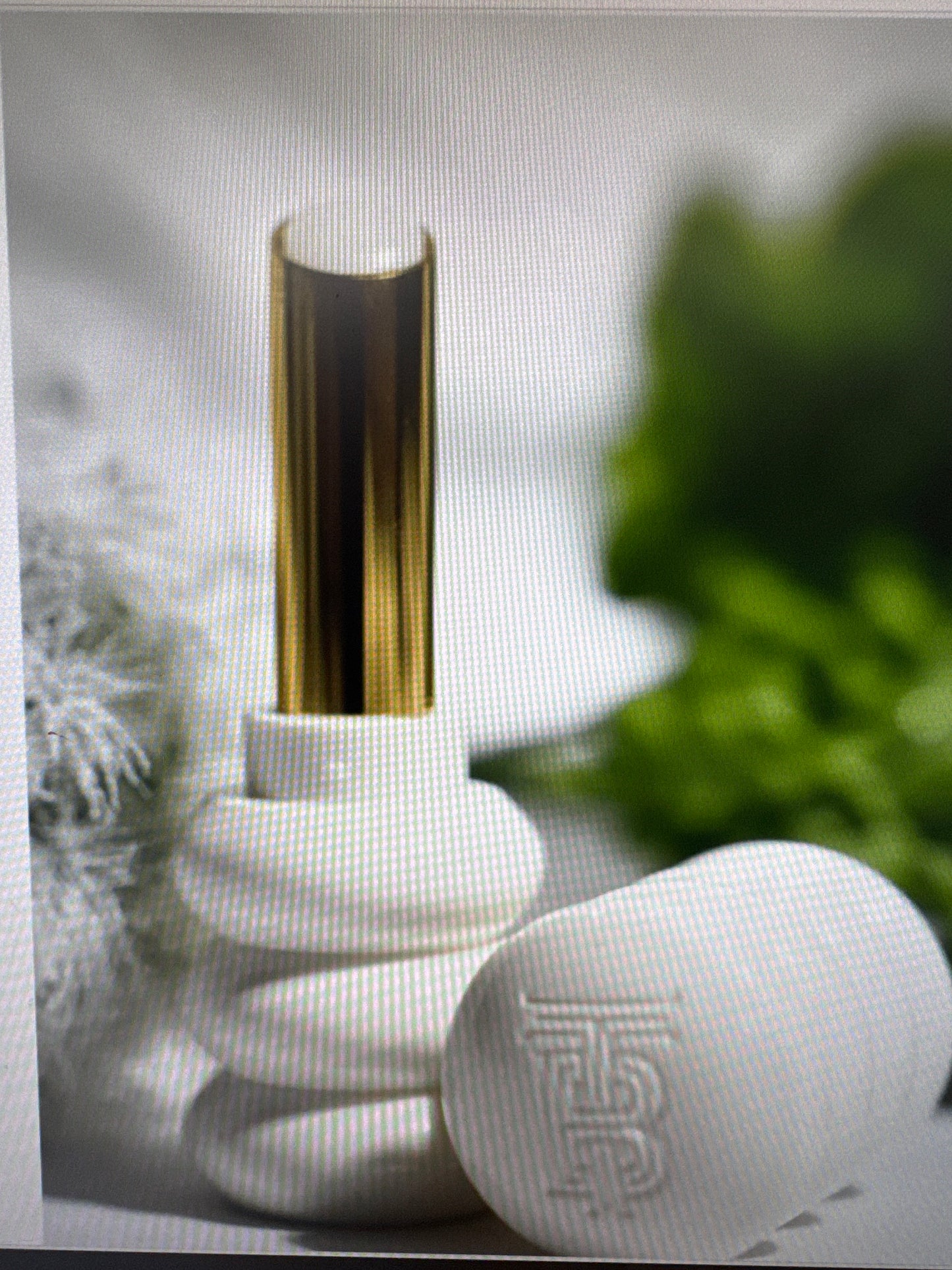 THOMAS BLONDE-"THE BLONDE BALM" LIP BALM