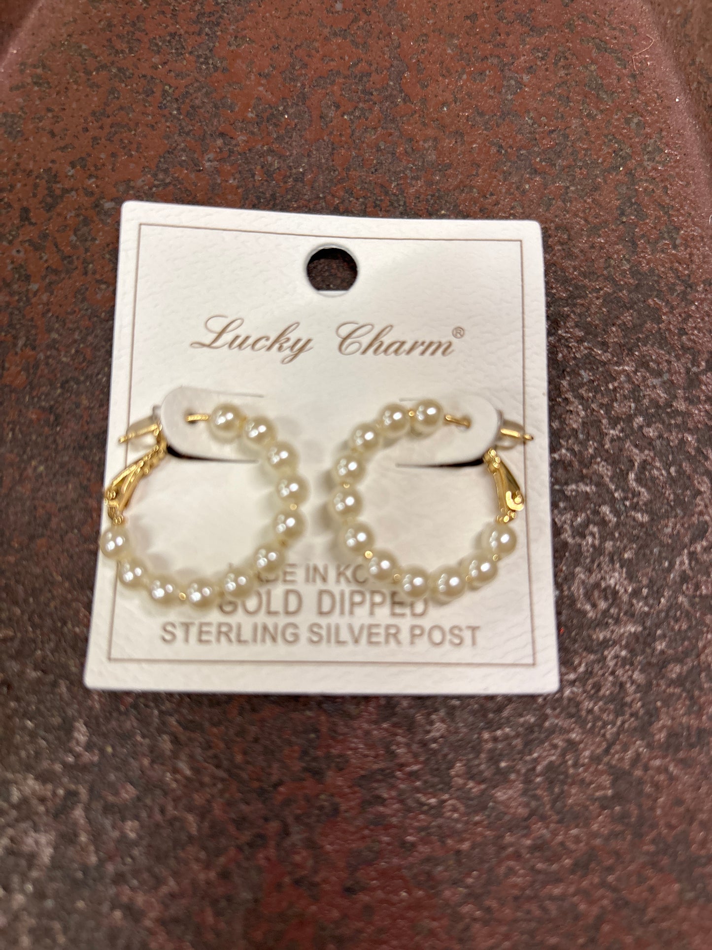 LUCKY CHARM PEARL HOOP SMALL EARRINGS-GOLD