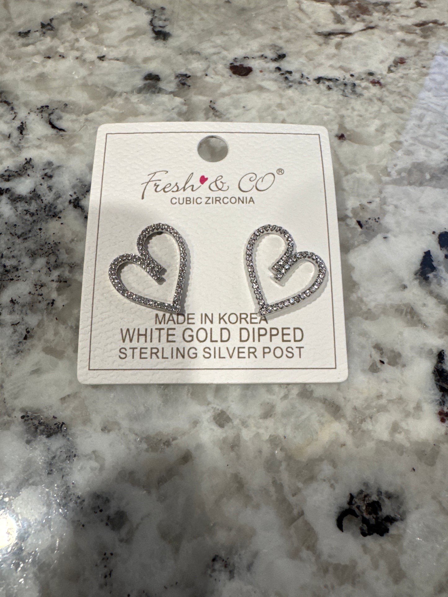 FRESH & CO HEART EARRINGS-SILVER
