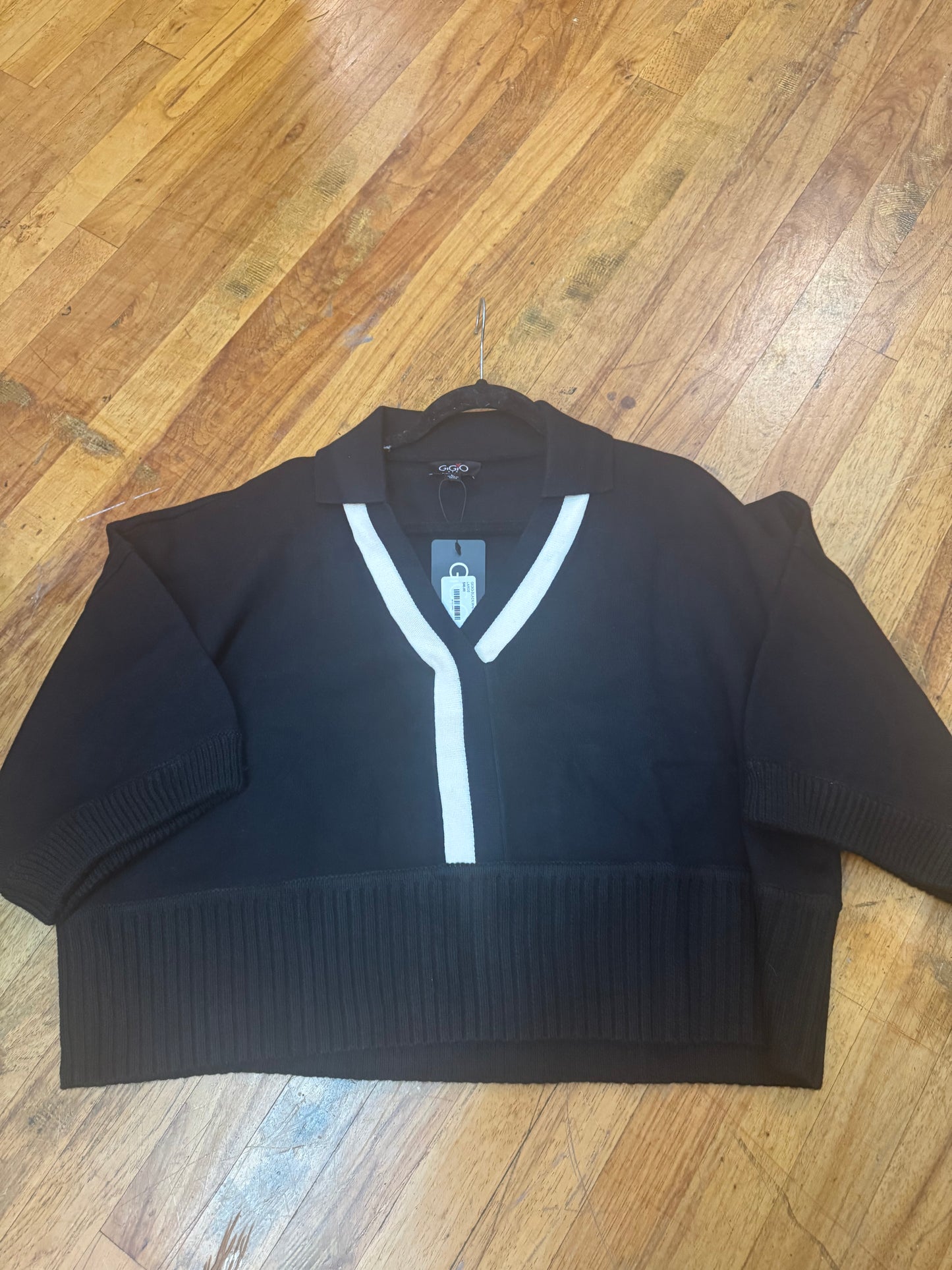 GIGIO-BLACK/WHITE SWEATER