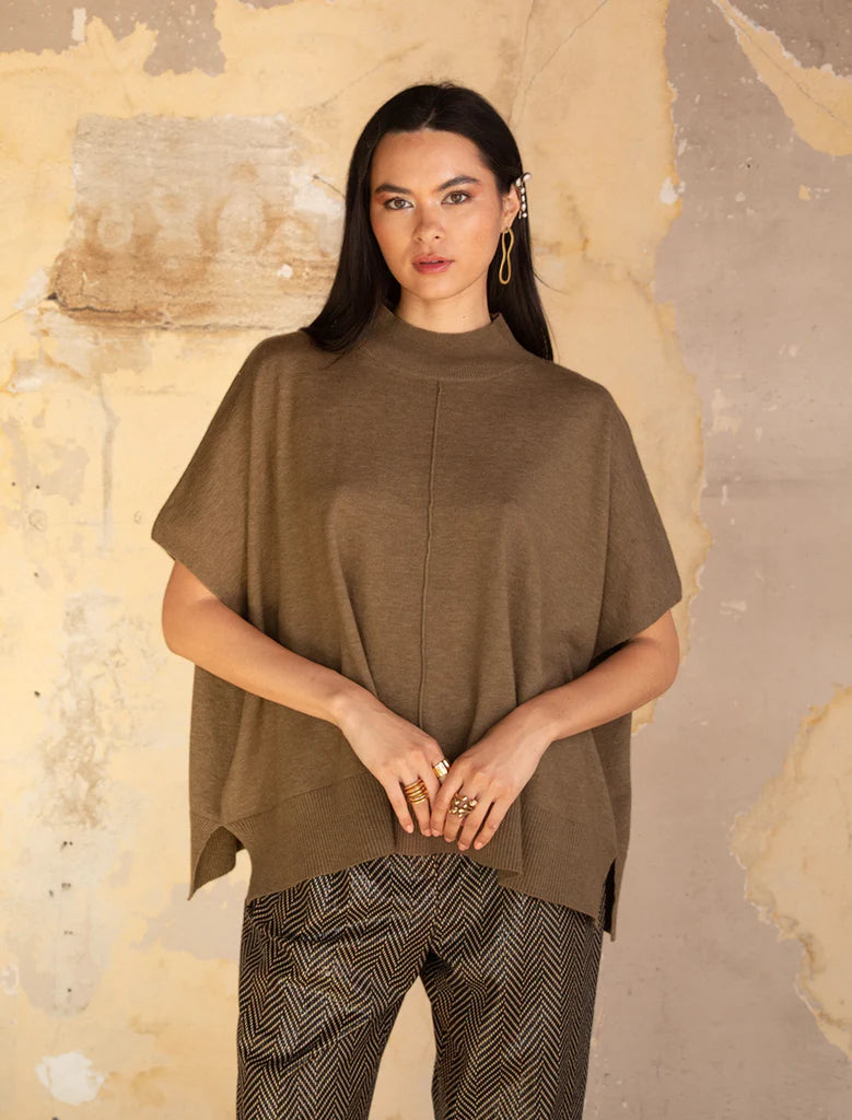 KERISMA CAROLINE TOP-BEIGE-OS