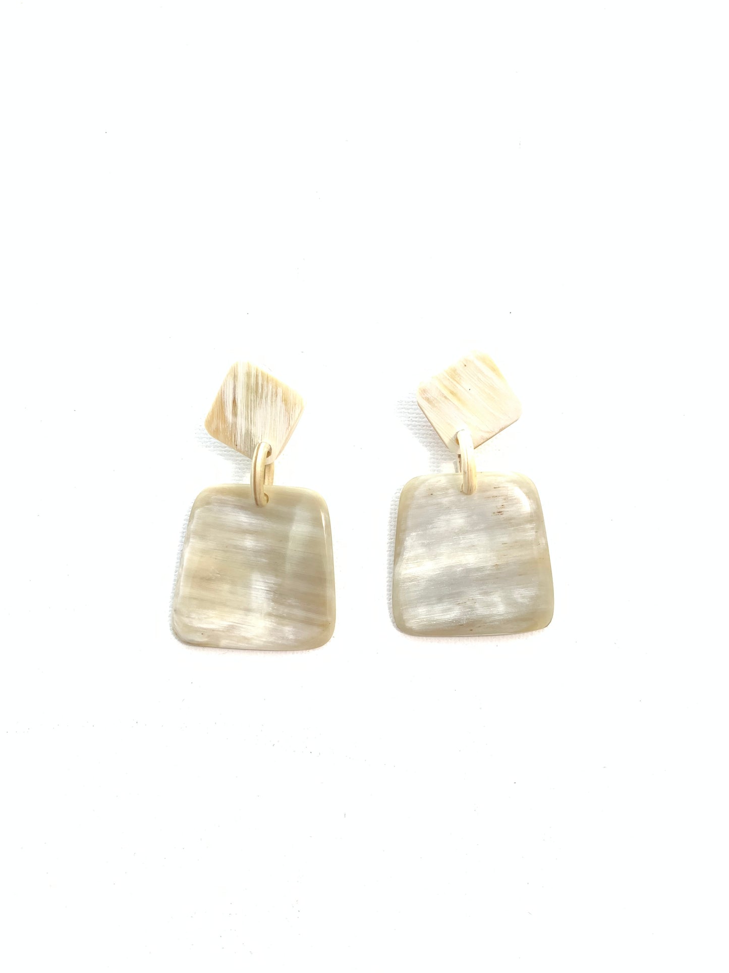 ACCESSORY JANE EVERYDAY LT HORN EARRINGS
