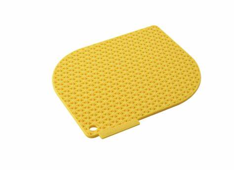 HONEYCOMB POT HOLDER/YELLOW