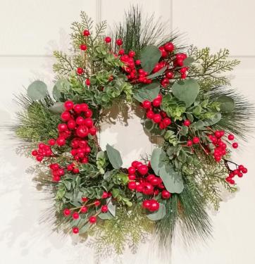NEEDLE PINE & BERRY WREATH 16 IN