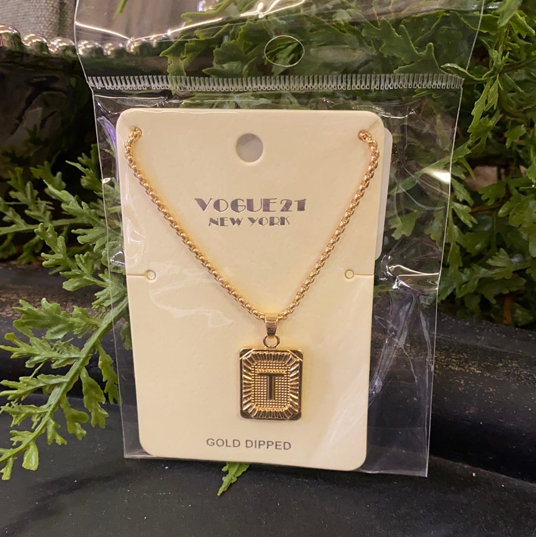 VOGUE 21 GOLD INITIL NECKLCE