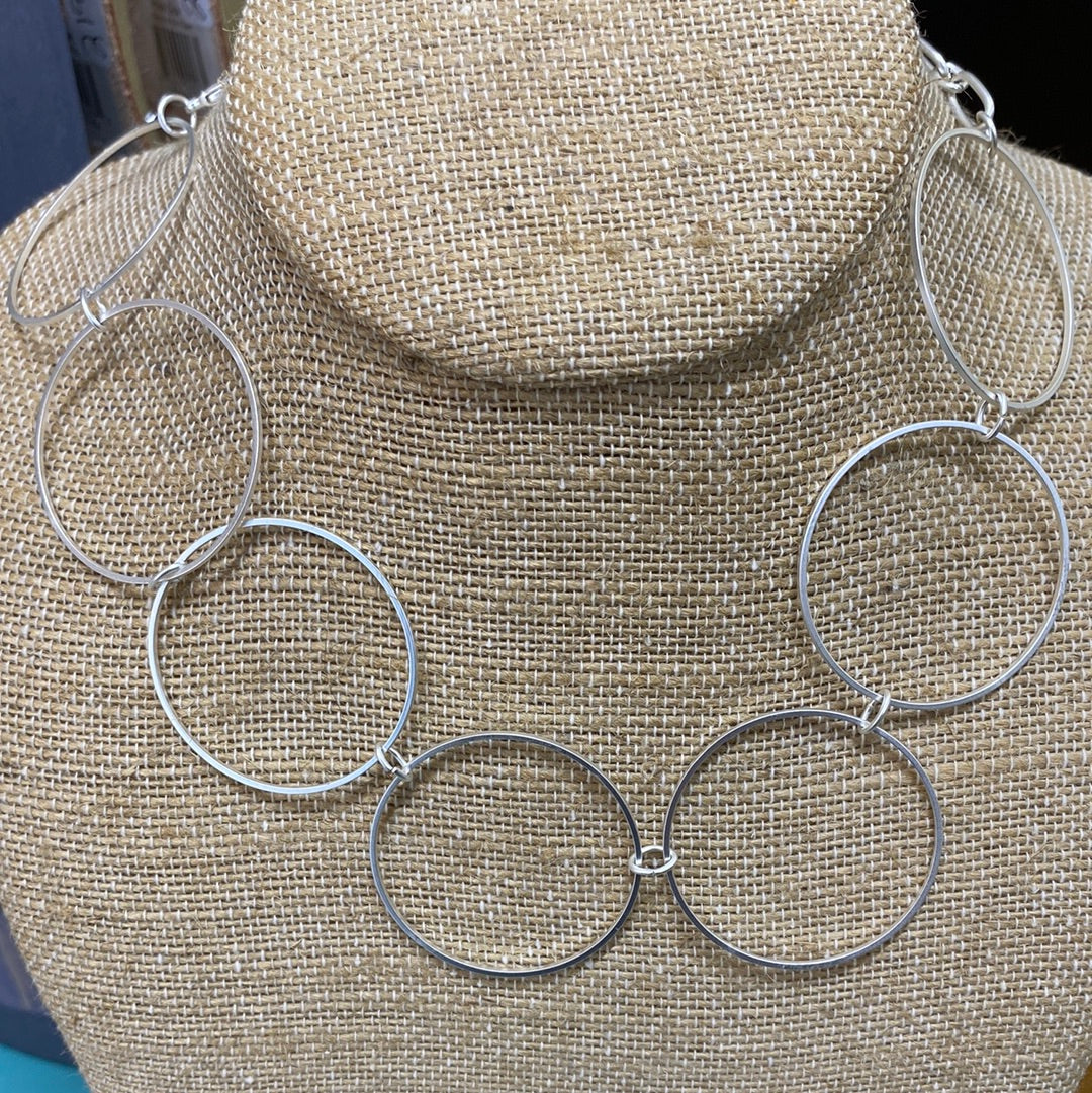 GARDEN PARTY SILVER CIRCLE NECKLACE