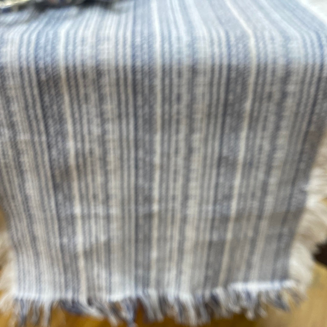 AVANTE BLUE/WHITE TABLE RUNNER