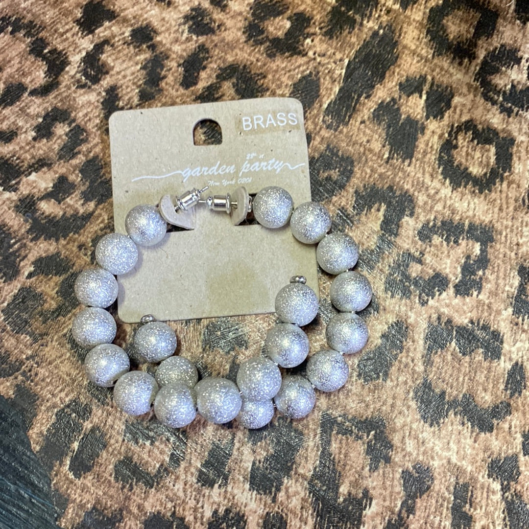 GARDEN PARTY BALL HOOP EARRING SILVER