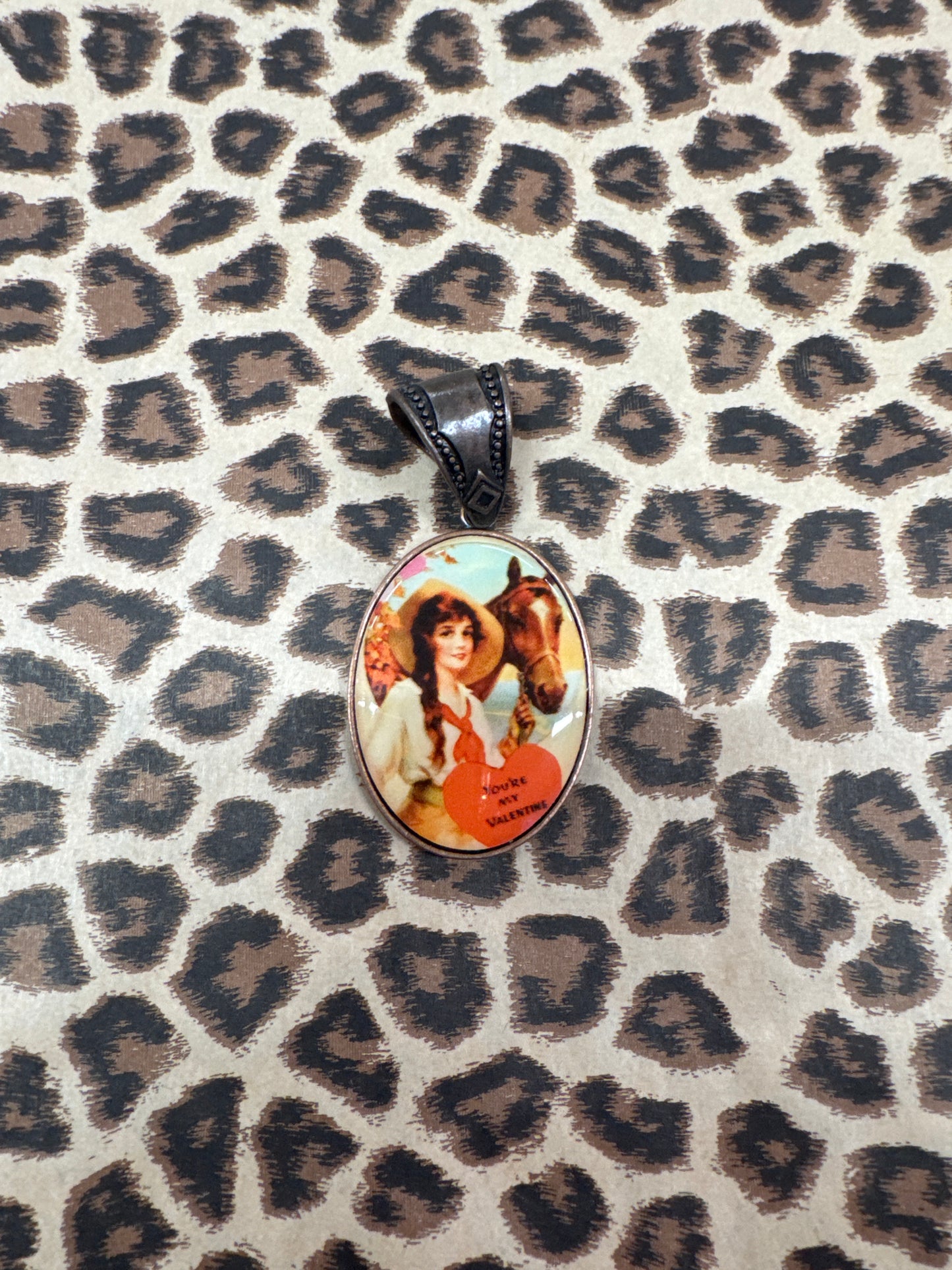 BRONZE SMALL NECKLACE CHARM-VALENTINE