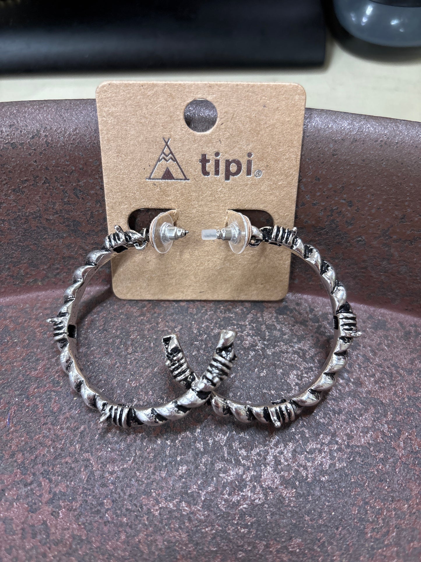 TIPI SILVER BRAIDED LARGE HOOP EARRINGS