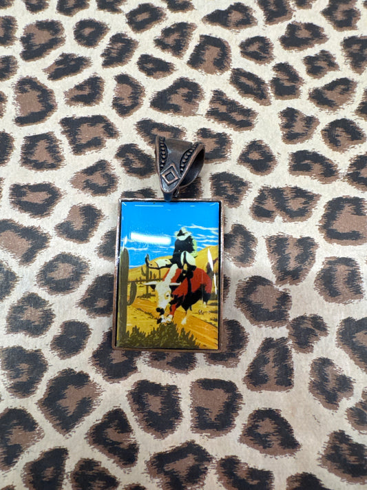 BRONZE SMALL NECKLACE BULL RIDING