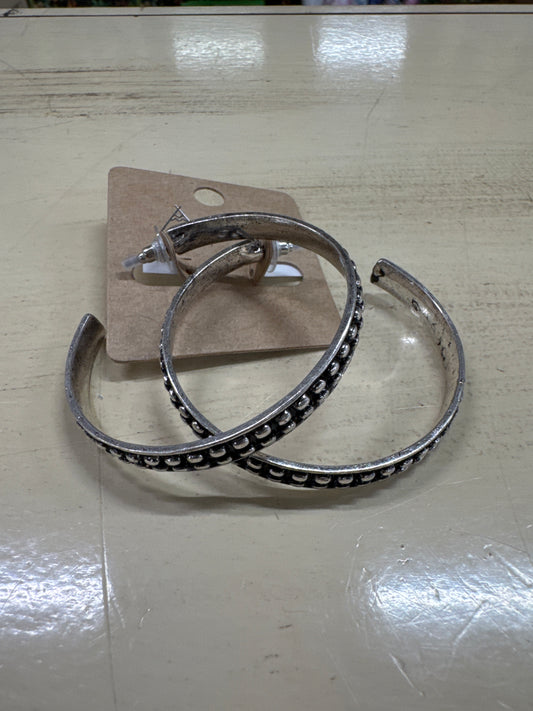 TIPI BALL HOOP EARRINGS