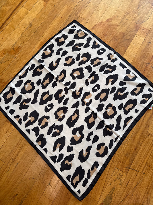 LEOPARD SCARF