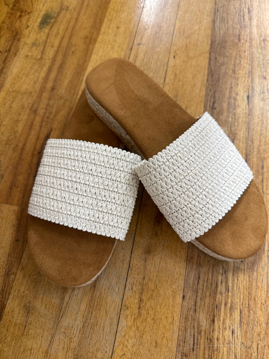 SLIP ON TAN SANDALS-SIZE 38