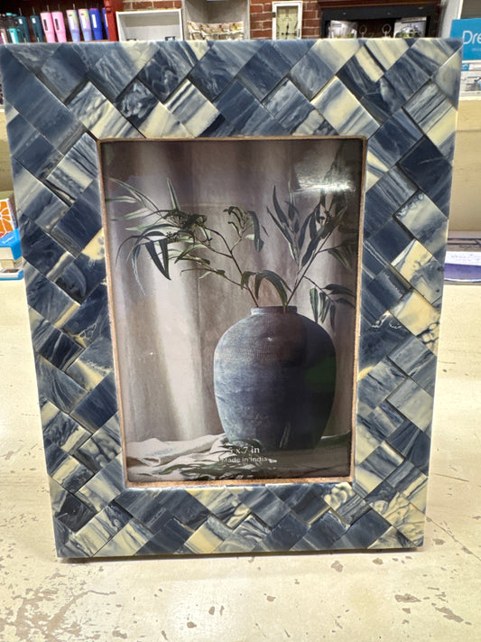 BLUE/CREAM 5 X 7 FRAME