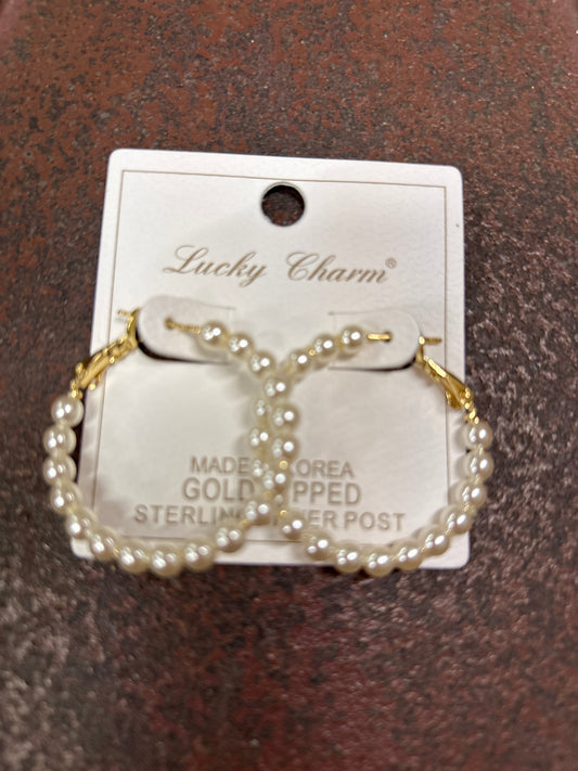 LUCKY CHARM PEARL HOOP MEDIUM EARRINGS-GOLD