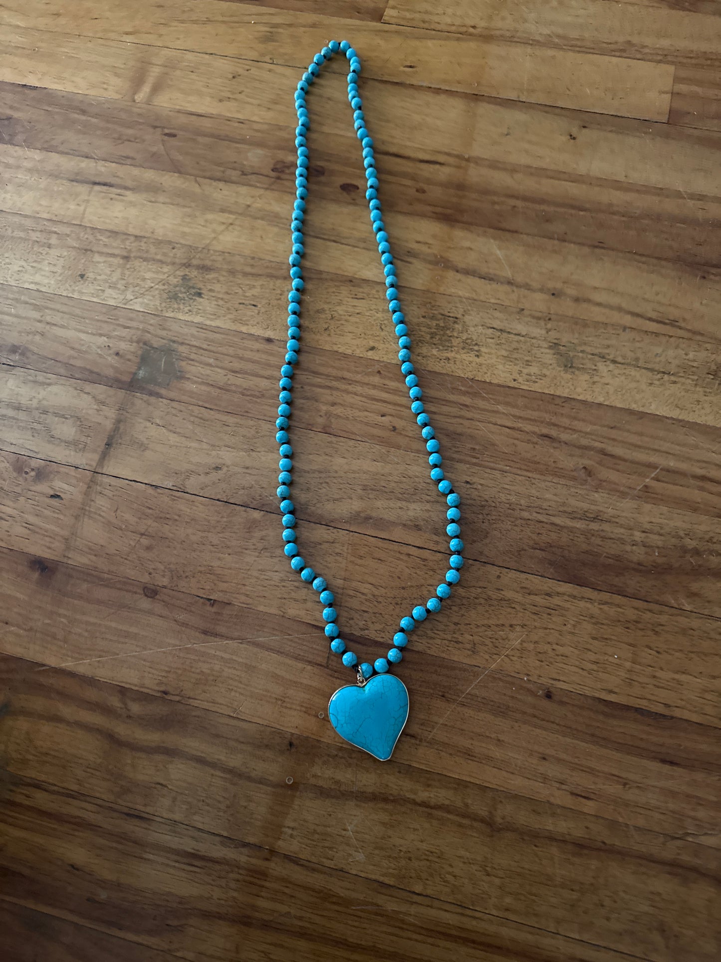 TR TURQ BEAD NECKLACE W/HEART