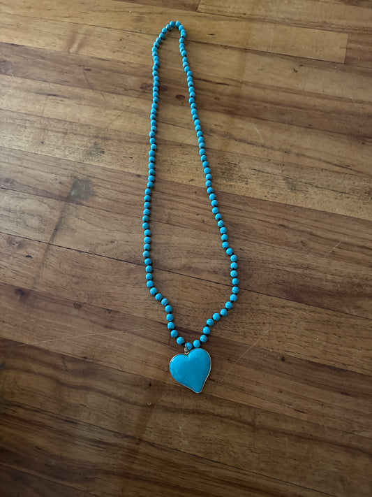 TR TURQ BEAD NECKLACE W/HEART