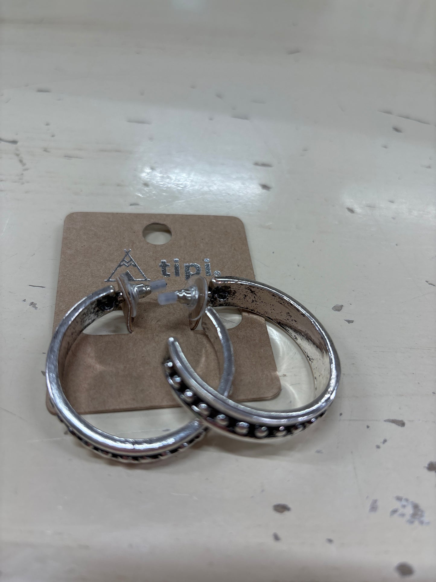 TIPI SILVER HOOP EARRINGS W/BEADS