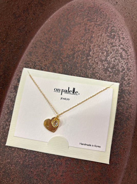 ON PALETTE NECKLACE-GOLD W/HEARTS