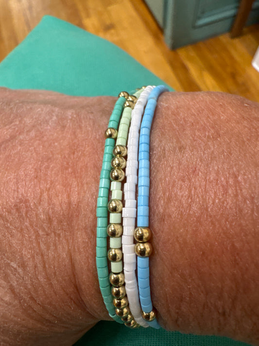 SET OF 4 STRETCH/BLUE/GREEN/WHITE/GOLD BRACELET