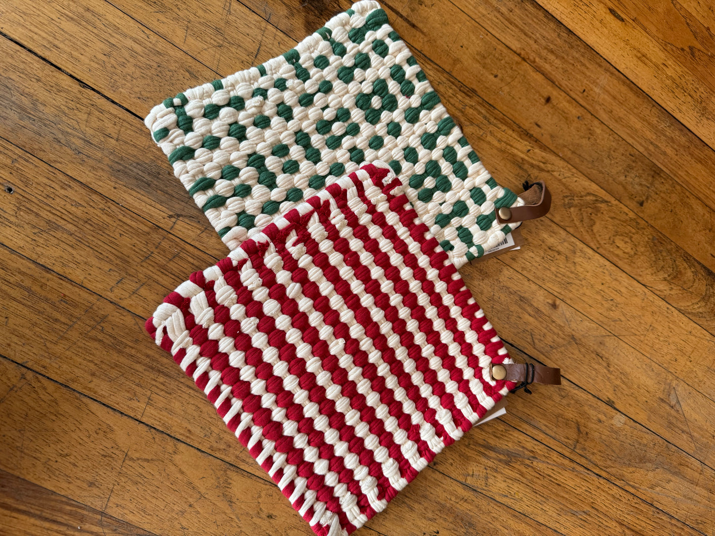 8" SQ COTTON CROCHETED POT HOLDER W/ LOOP