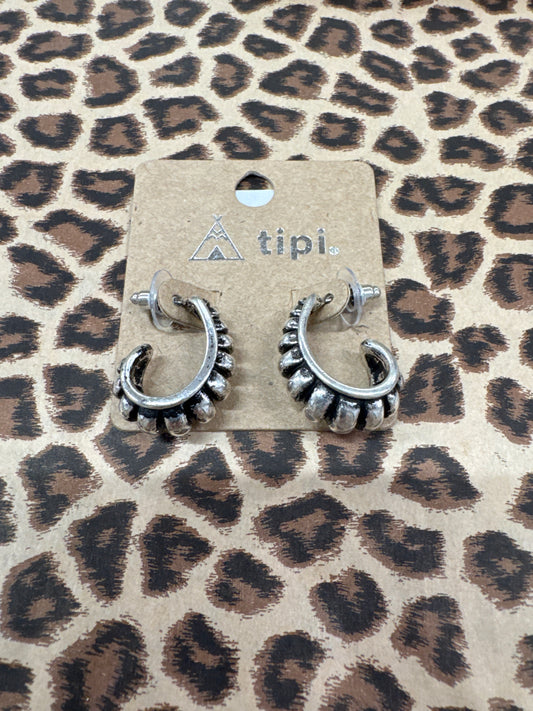 TIPI SMALL SILVER EARRINGS