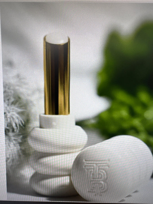 THOMAS BLONDE-"THE BLONDE BALM" LIP BALM