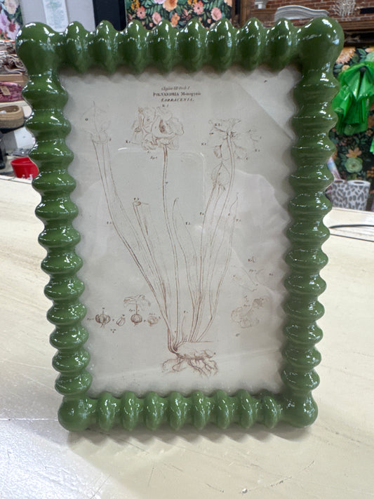 VINTAGE FRAME W/REPRODUCTION IMAGE -GREEN