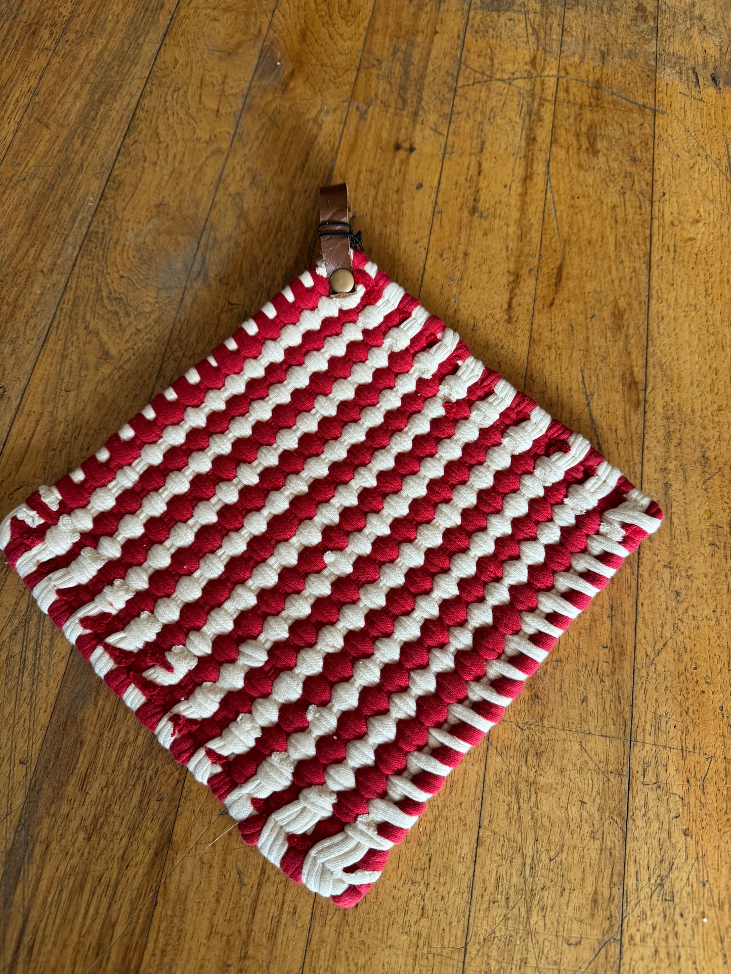 8" SQ COTTON CROCHETED POT HOLDER W/ LOOP