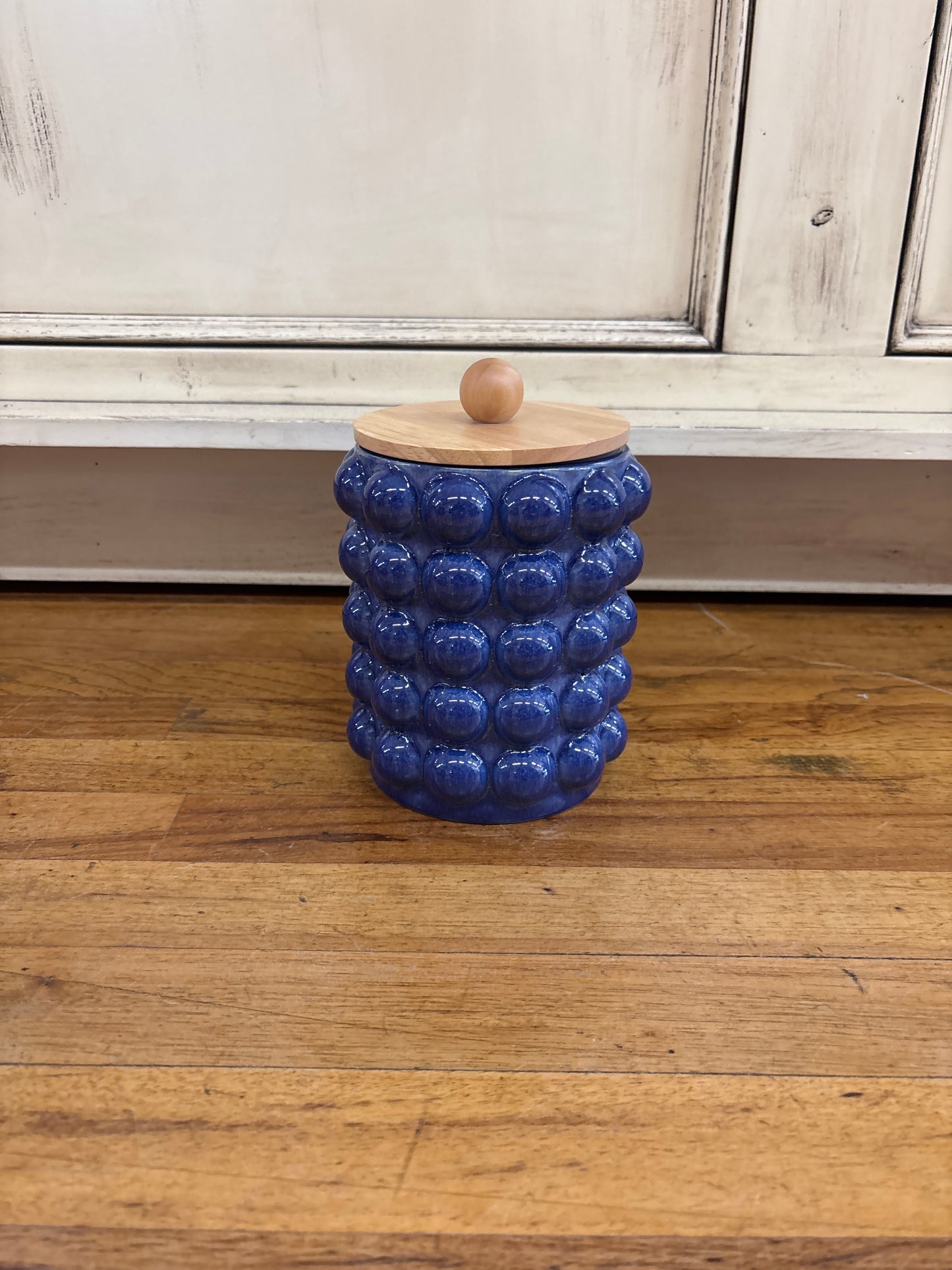 STONEWARE CANISTER W/RAISED DOTS-BLUE  W/ LID 7"