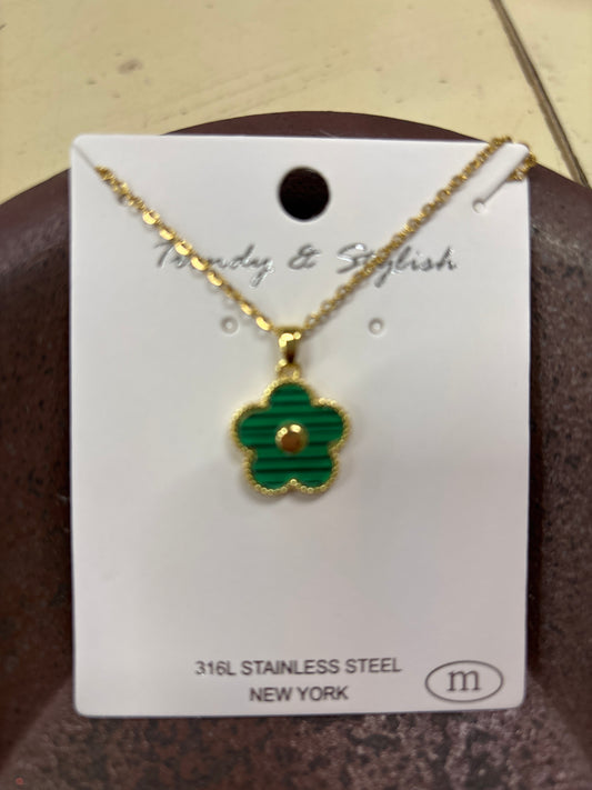 TRENDY & STYLE NECKLACE-GOLD W/GREEN CHARM