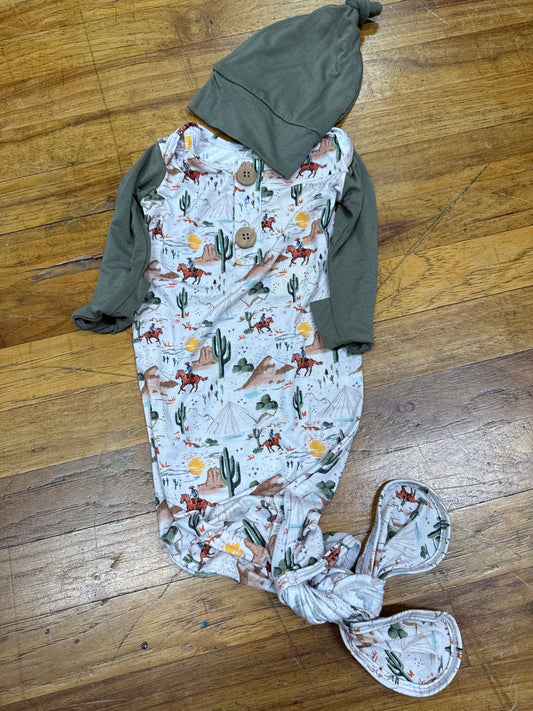 ROCKIN ROYALTY-GOWN & HAT-WESTERN WYATT-NB