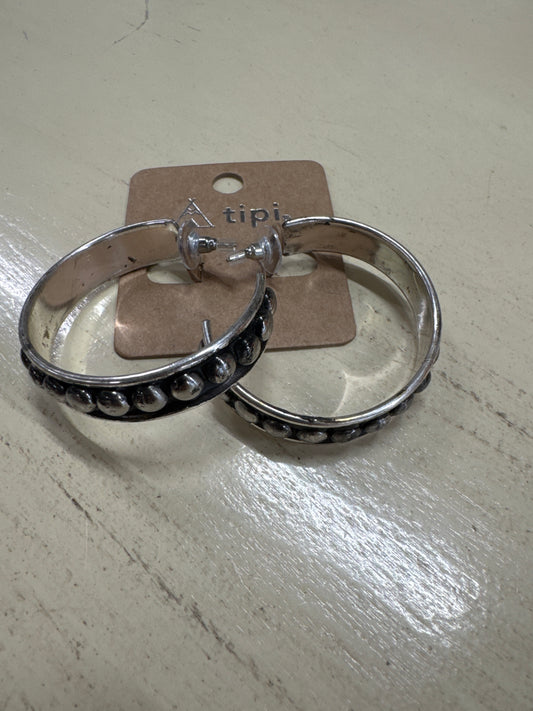 TIPI SILVER HOOPS W/BALLS