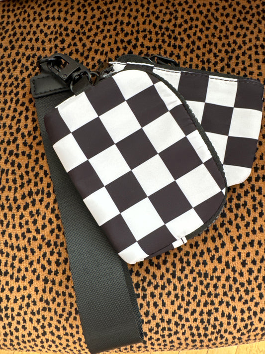WRISTLET W/DOUBLE ZIPPER POUCHES-BLK-WHI