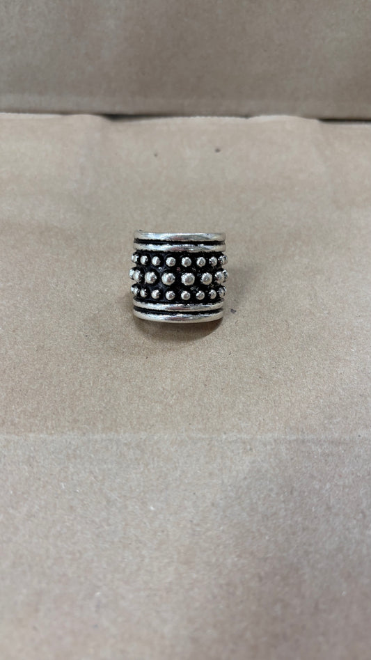 WESTERN BALL TEXTURED ACCENT STRETCH RING