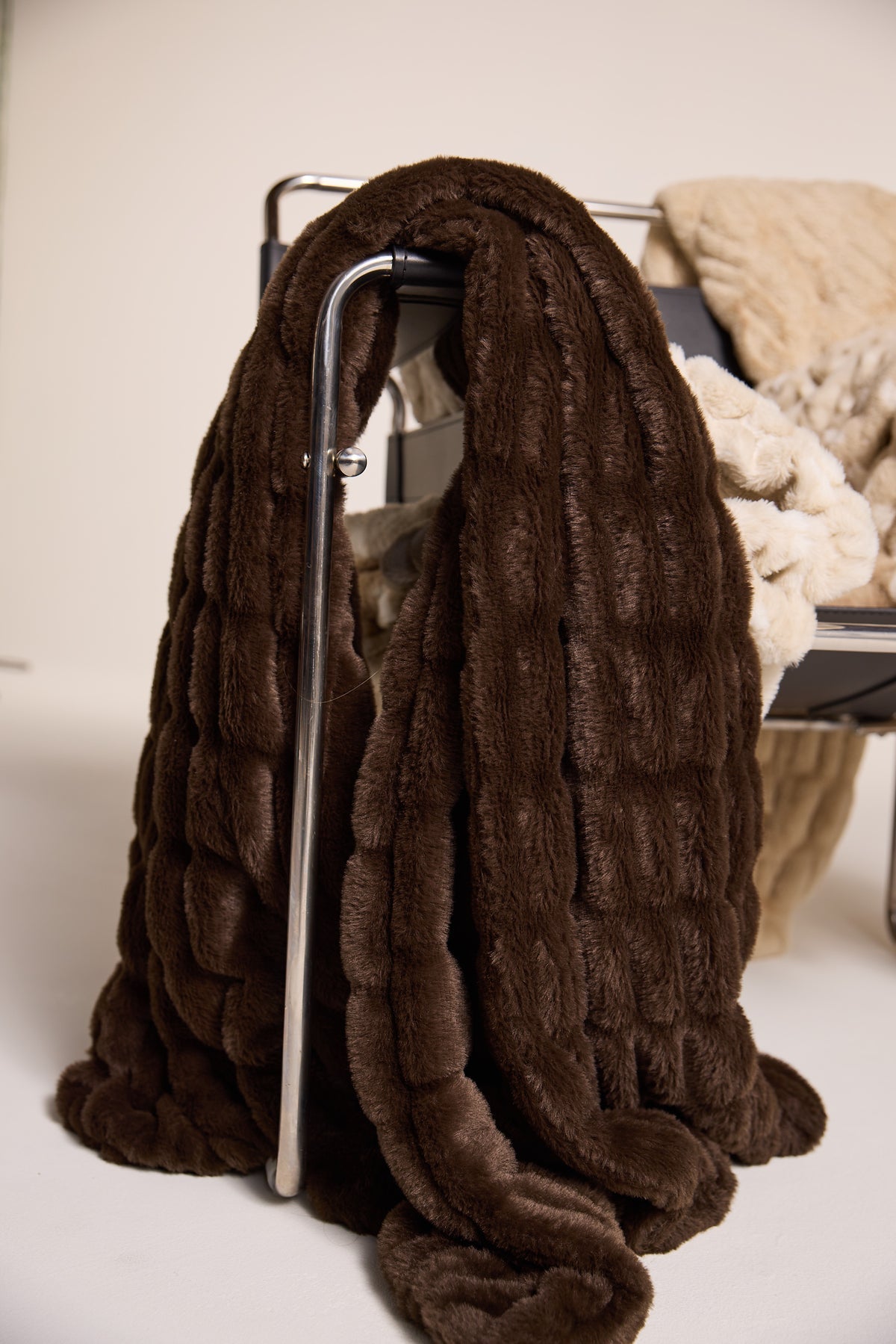 POPPI LUXE BLANKET-CHOCOLATE BROWN