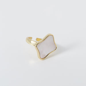 COASTAL GRIT-MOTHER OF PEARL DINNER RING