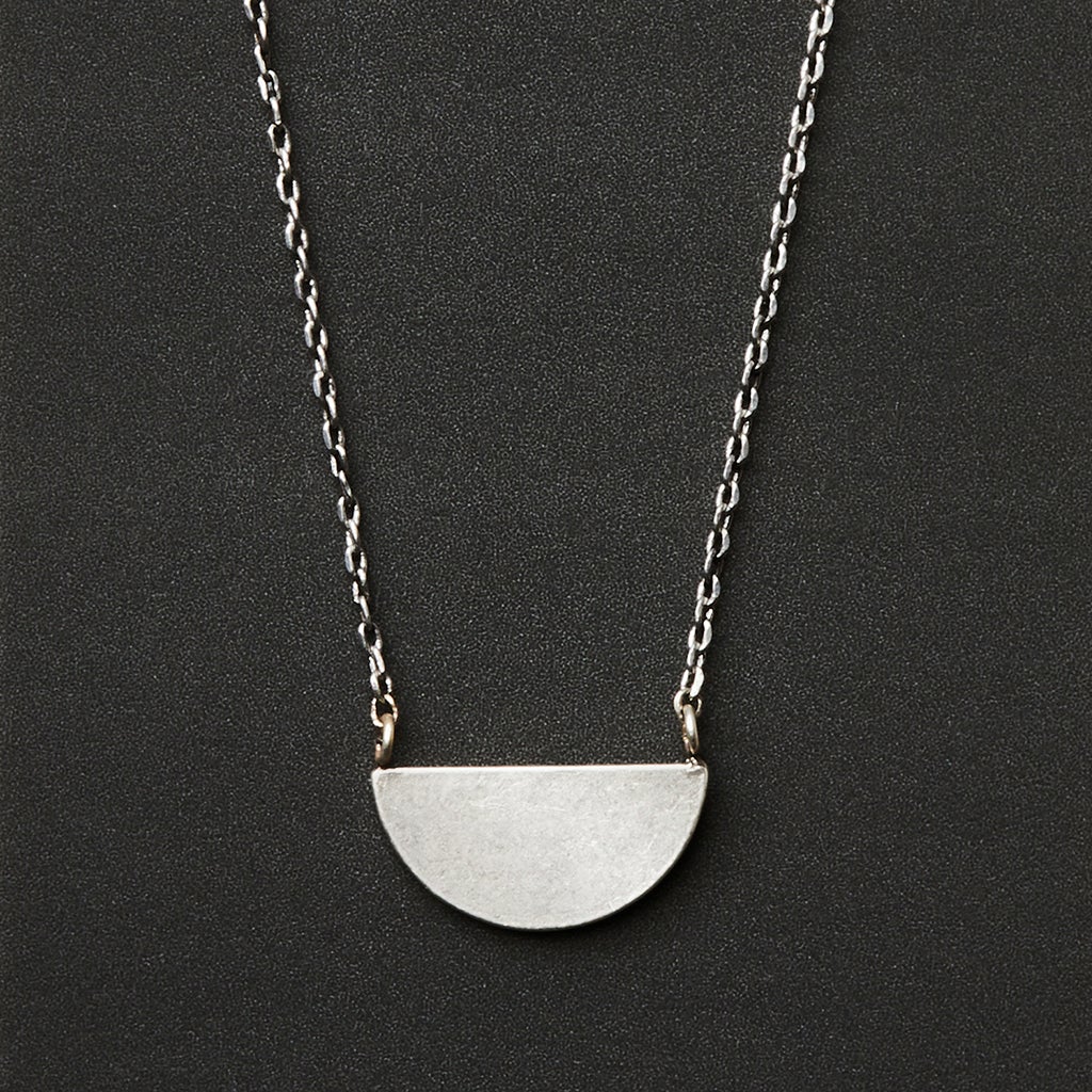 SCOUT HALF MOON NECKLACE/SILVER