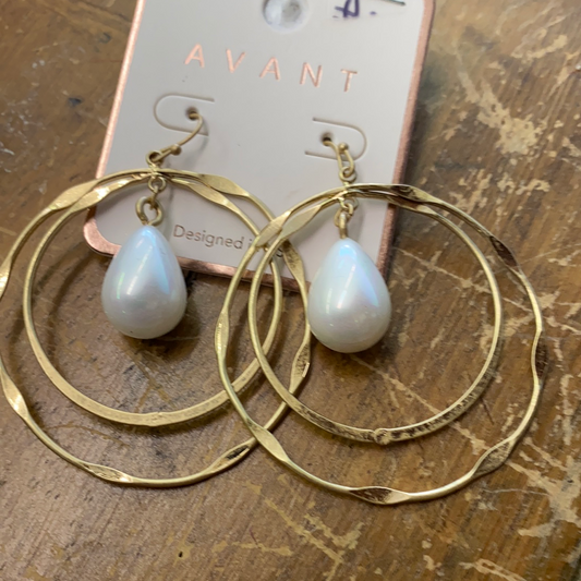 GOLD HOOPW/PEARL EARRINGS