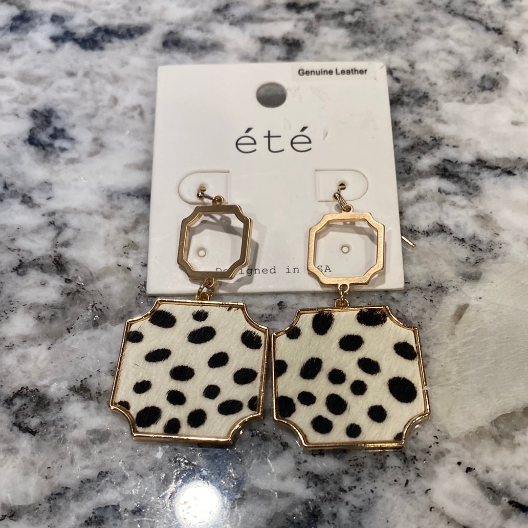 ETE/GOLD W/PINT SQUARE SHAPES EARRINGS