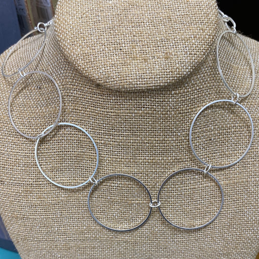 GARDEN PARTY SILVER CIRCLE NECKLACE