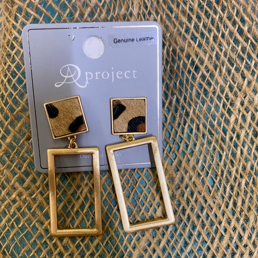 APROJECT GOLD W/BRN SQUARE EARRINGS